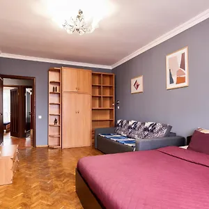 Grand 3 Separate Bedrooms Near Olimpiyskiy Киев